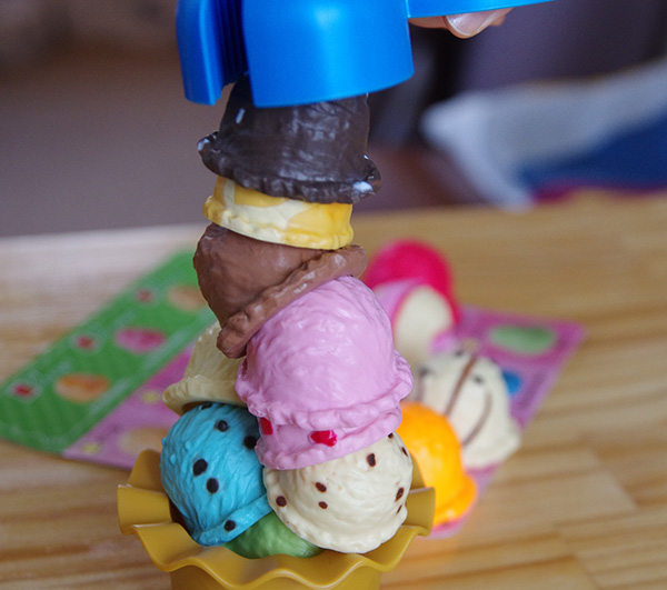 エポックアイスクリームタワー ＋３の遊び方デコレーションカップアイスクリームゲーム